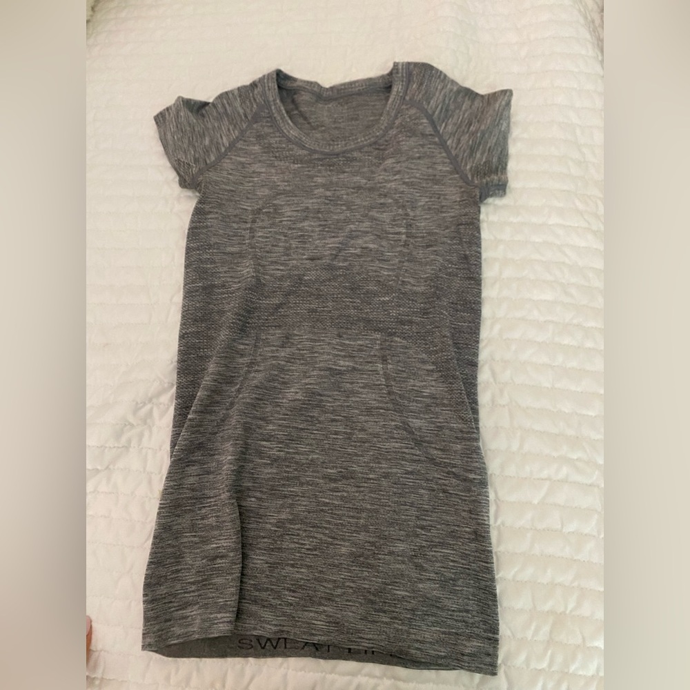 gray heathered athletic lulu shirt